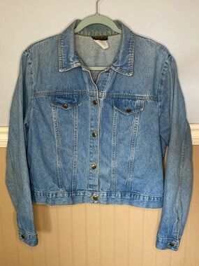 Vintage Tabloid Denim Trucker Jacket | Light Wash | 90s Y2K Style